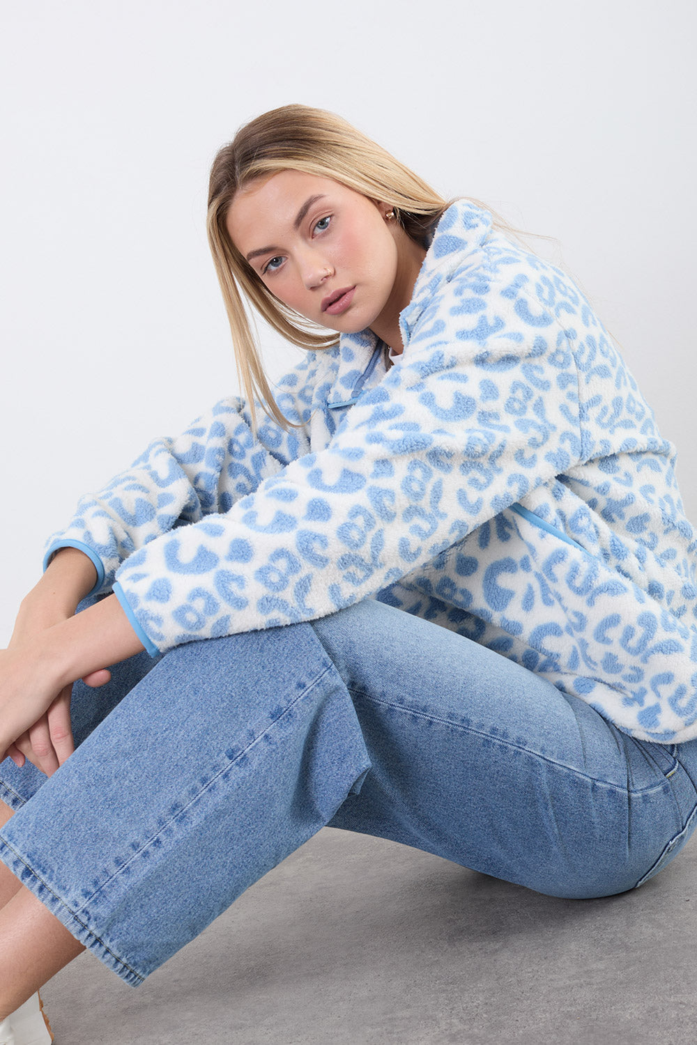 The Trek fleece in Blue leopard