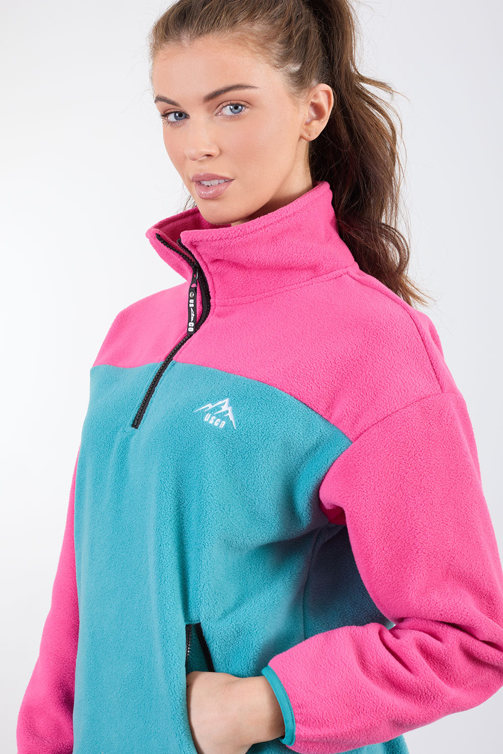 The Wander Fleece in Contrast teal