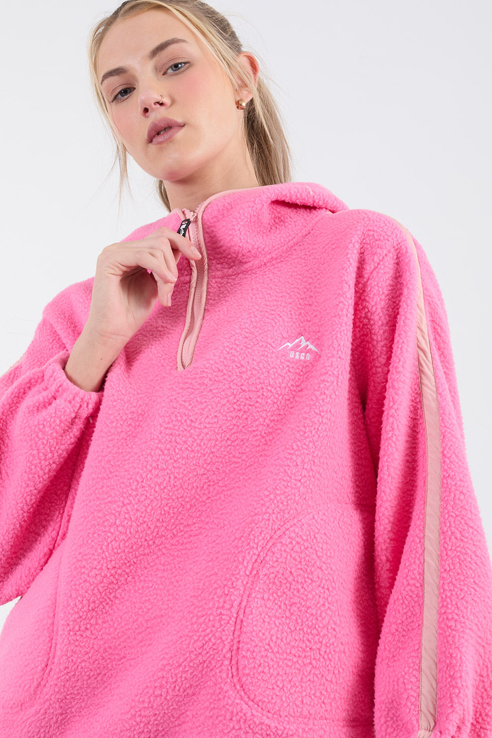 The Echo Fleece in Bubblegum