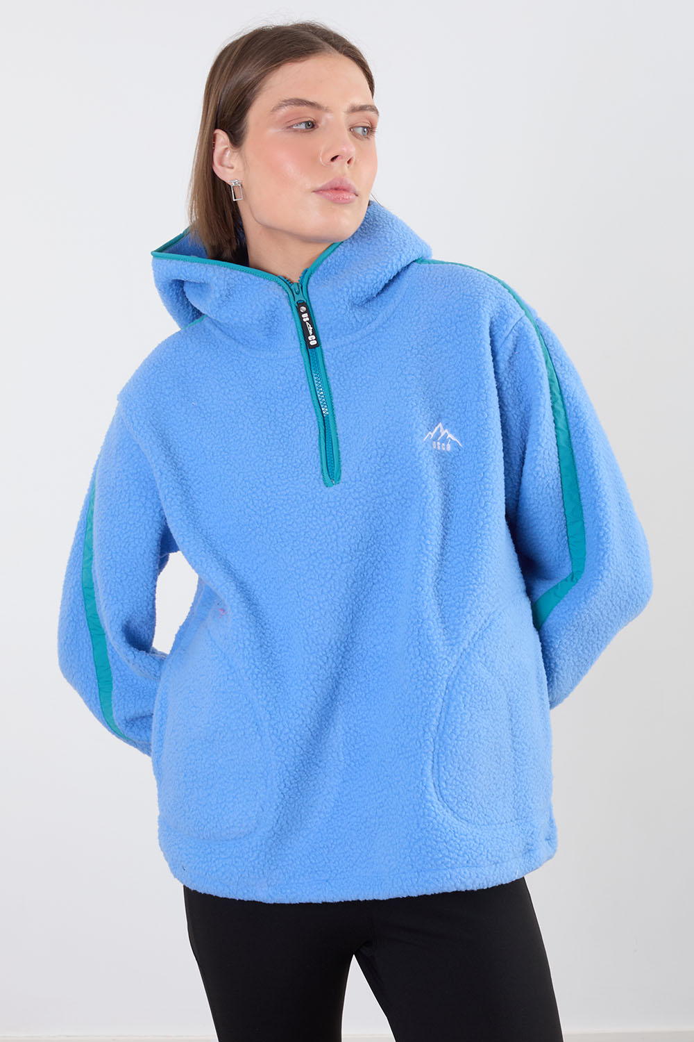 The Echo Fleece in Cornflower and Teal