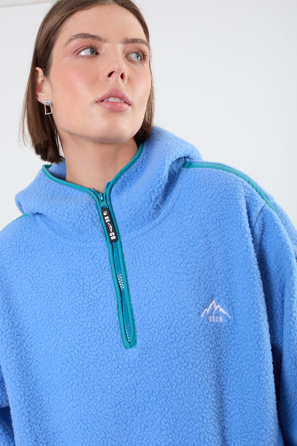 The Echo Fleece in Cornflower and Teal