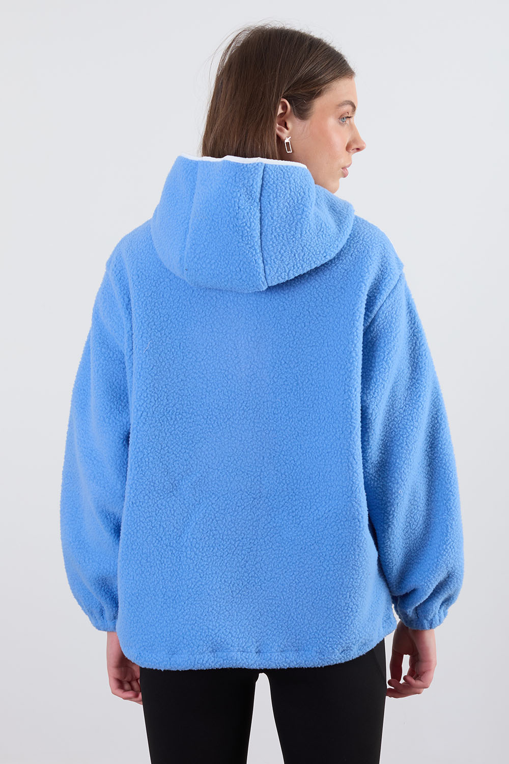 The Echo Fleece in Cornflower and white