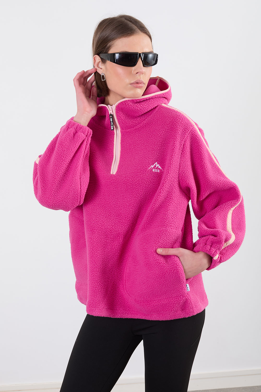 The Echo Fleece in Fuschia