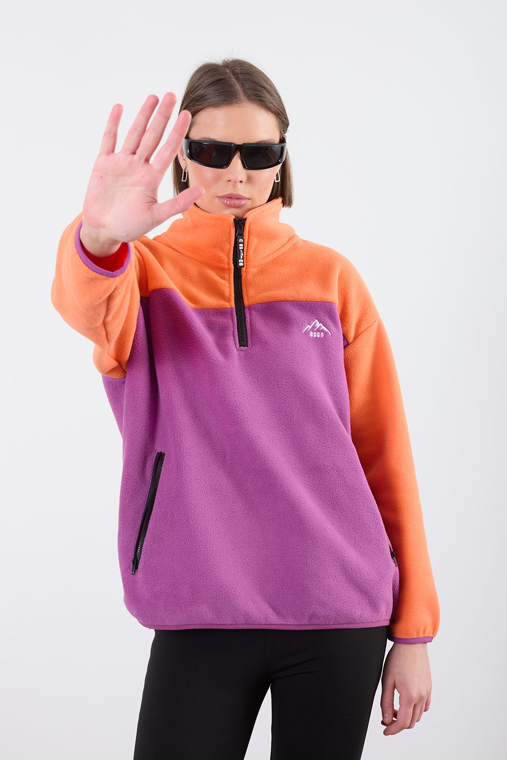 The Wander Fleece in Contrast Orange/Purple