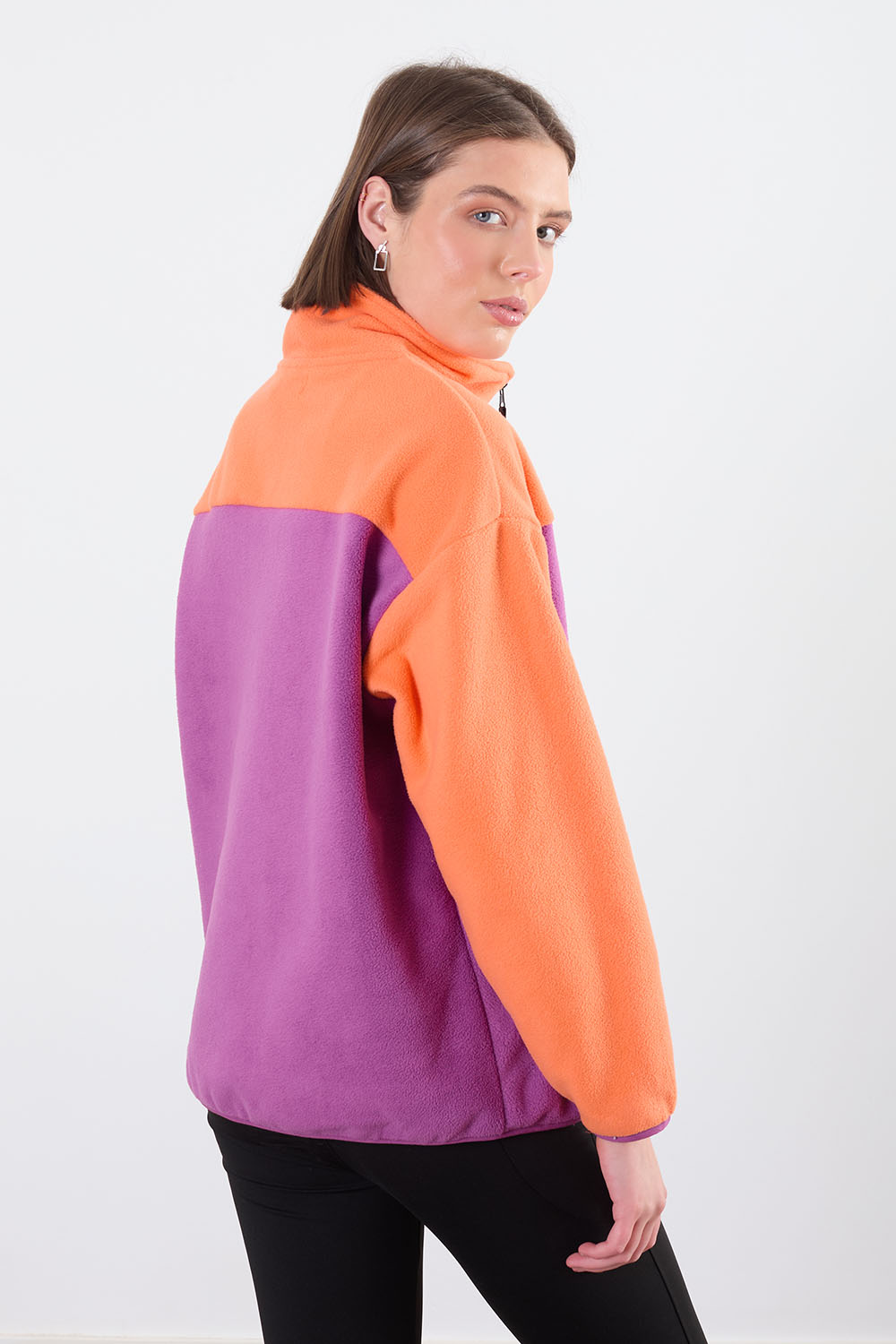 The Wander Fleece in Contrast Orange/Purple