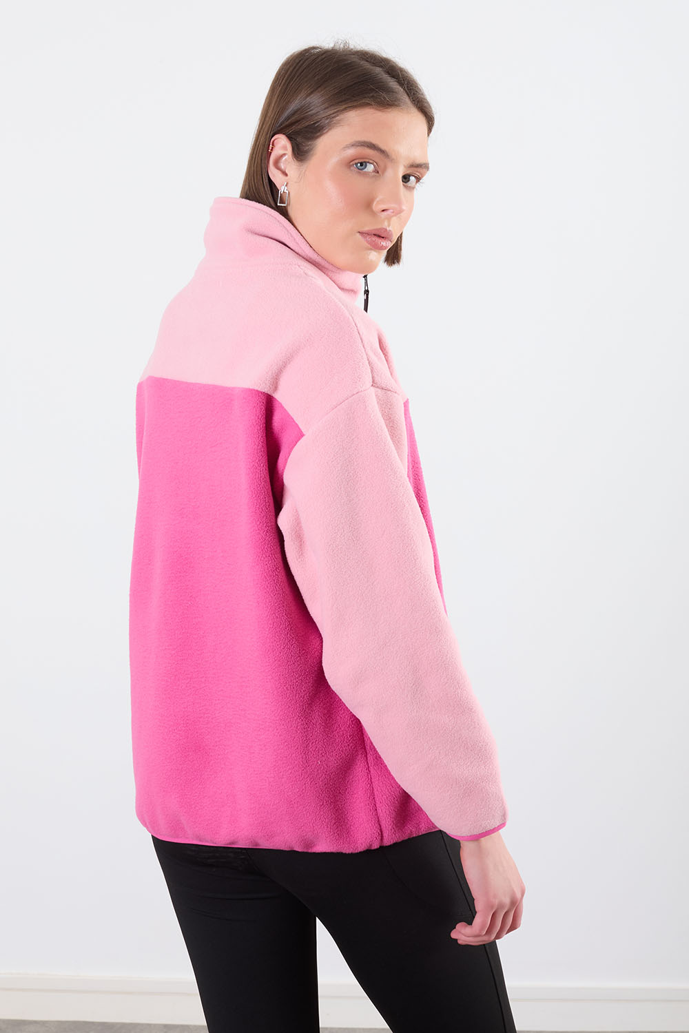 The Wander Fleece in Contrast Pinks